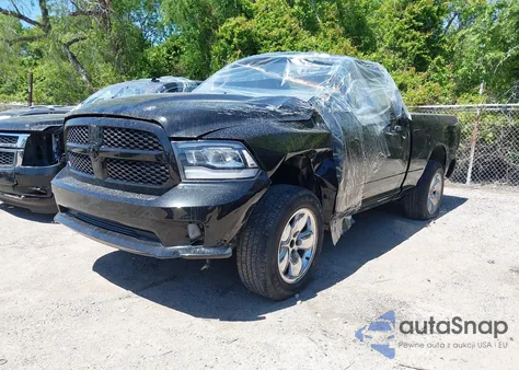 2019 Ram 1500 Classic Express Regular Cab 4X2 6'4 Box z USA, uszkodzony, nr VIN 3C6JR6ATXKG500694